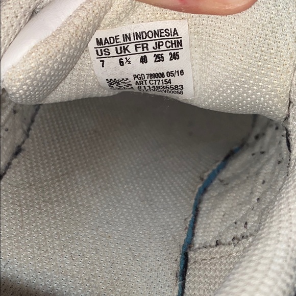 Adidas Superstars - Picture 5 of 6